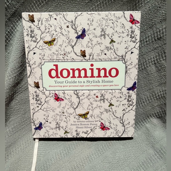 Decorative Coffee Table Book - Domino - Your Guide to a Stylish - Picture 1 of 6